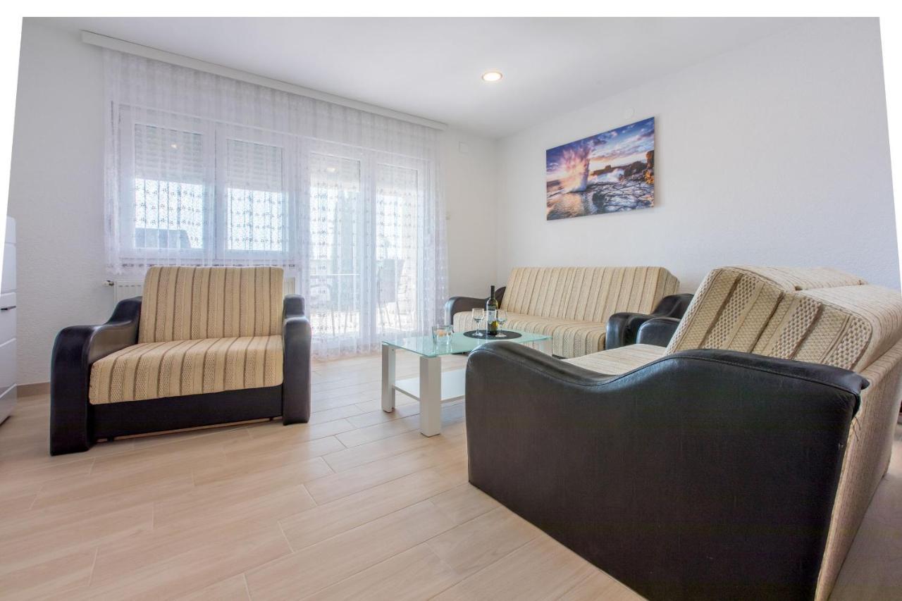 Apartments Cvetkovic ツリクヴェニツァ エクステリア 写真