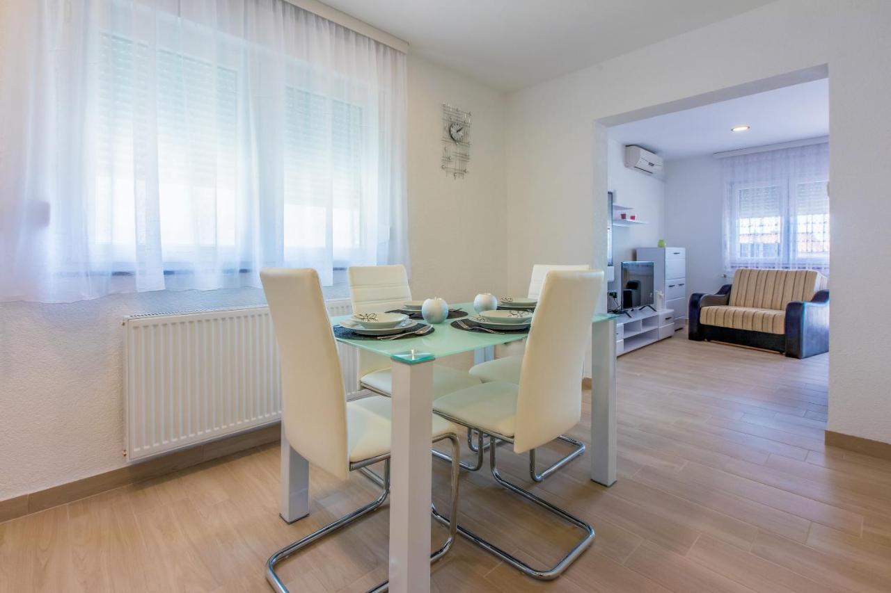 Apartments Cvetkovic ツリクヴェニツァ エクステリア 写真